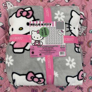 Hello Kitty Snowflakes Plush Blanket QUEEN NWT 90"x90"
